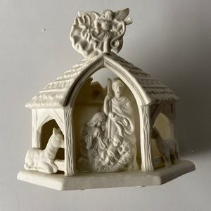 Partylite little town or pesebre